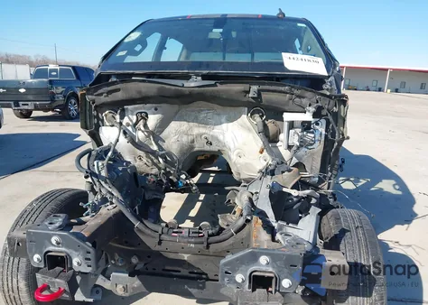 2021 Chevrolet Silverado 1500 4Wd Short Bed Lt Trail Boss z USA, uszkodzony, nr VIN 3GCPYFEL2MG132028